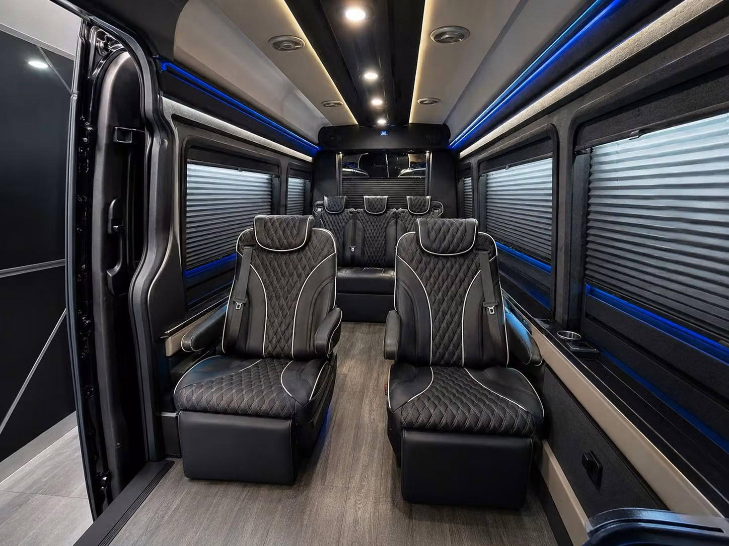 lehighacrescharterbus com makes it possible to book multi stop airport shuttles across lee county