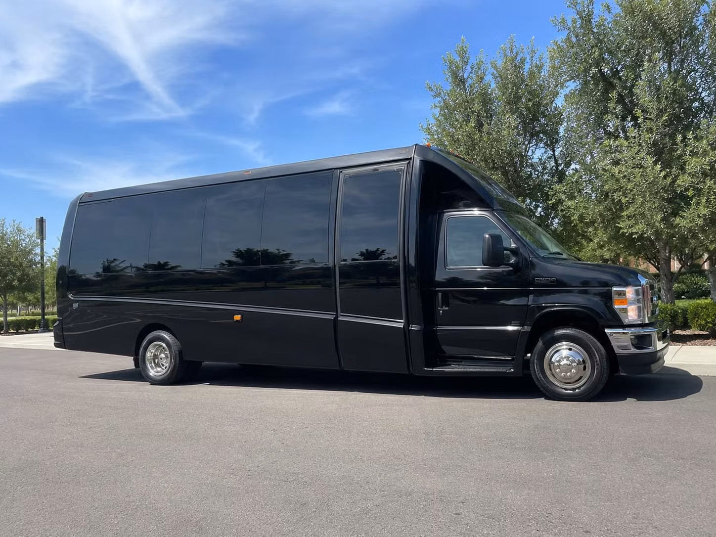 minibus rentals for smaller concert groups around lee county