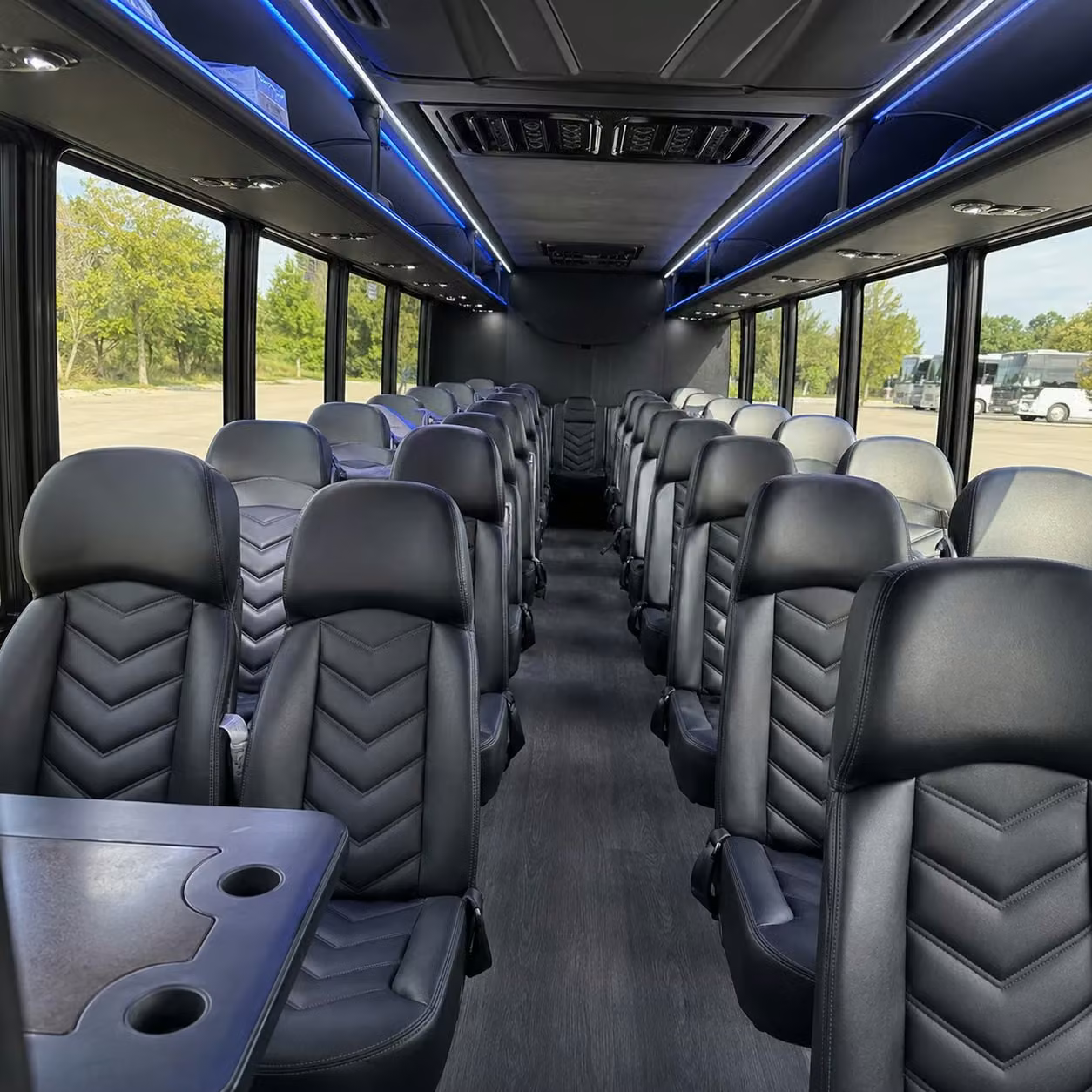 minibus rentals for smaller prom groups around lehigh acres
